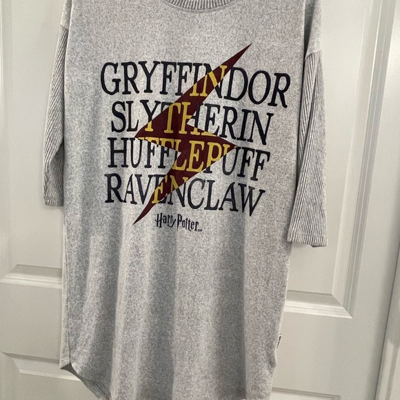 Gray Harry Potter House Names Sleep Shirt Medium - Picture 1 of 5